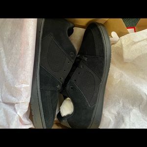 Es accel slim. Black on black